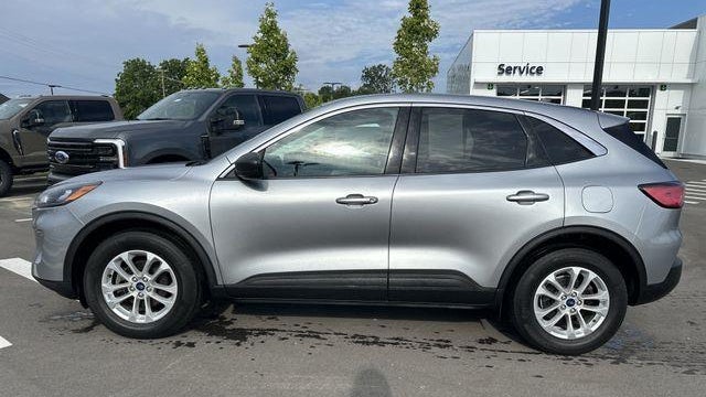 2022 Ford Escape Hybrid SE