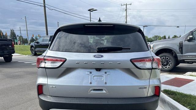 2022 Ford Escape Hybrid SE
