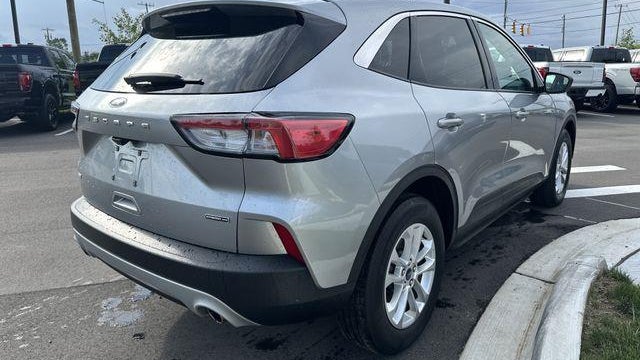 2022 Ford Escape Hybrid SE