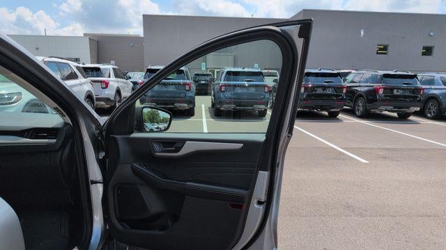 2022 Ford Escape Hybrid SE