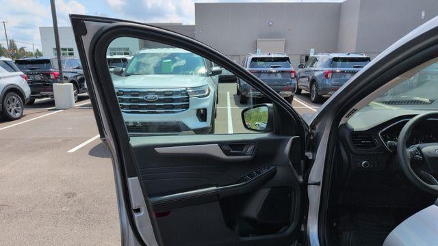 2022 Ford Escape Hybrid SE