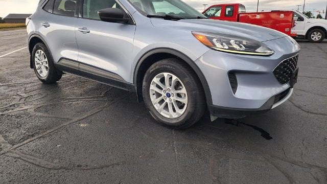 2022 Ford Escape Hybrid SE