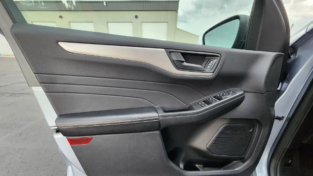 2022 Ford Escape Hybrid SE