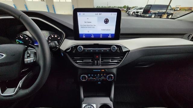 2022 Ford Escape Hybrid SE