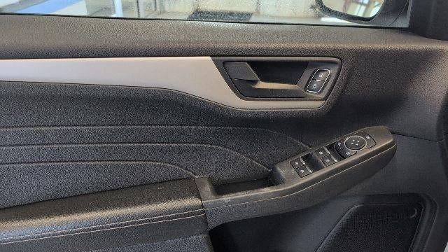 2022 Ford Escape Hybrid SE