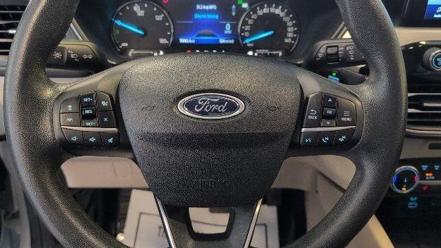2022 Ford Escape Hybrid SE