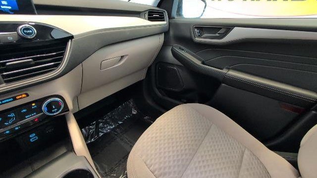 2022 Ford Escape Hybrid SE