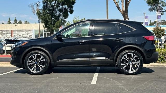 2022 Ford Escape Hybrid SE