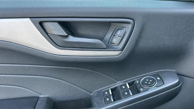 2022 Ford Escape Hybrid SE