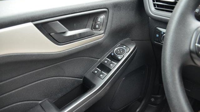 2022 Ford Escape Hybrid SE