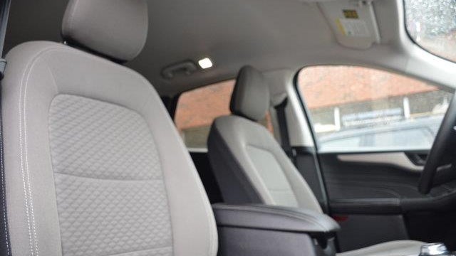 2022 Ford Escape Hybrid SE