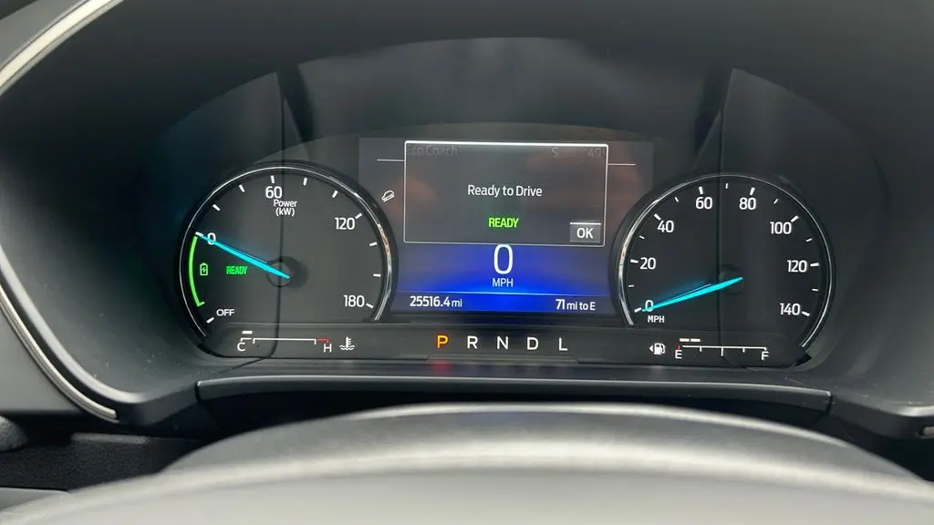 2022 Ford Escape Hybrid SE