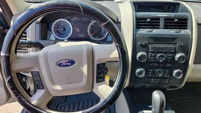 2010 Ford Escape XLS