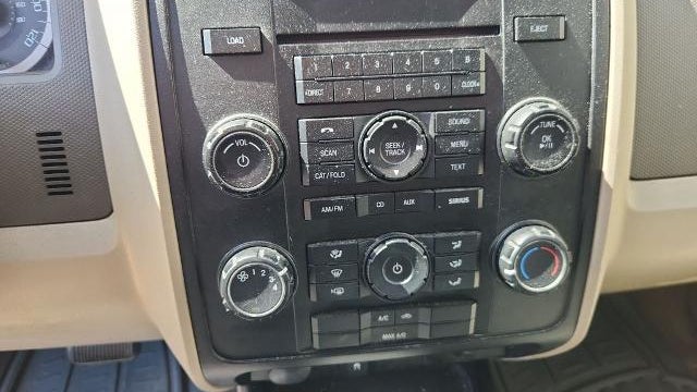 2010 Ford Escape XLS