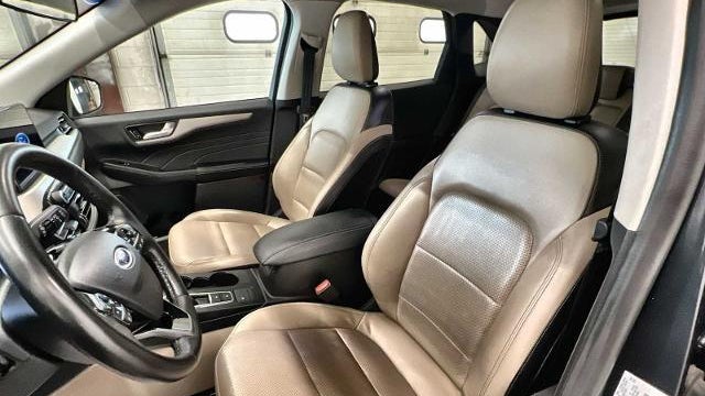 2022 Ford Escape Hybrid SEL