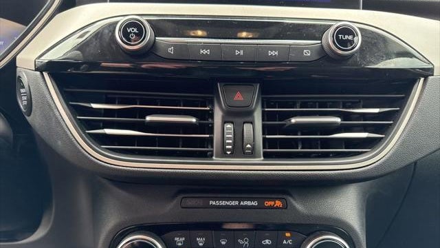 2022 Ford Escape Hybrid SEL