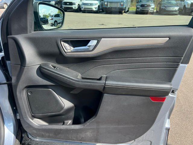 2022 Ford Escape - $19,457