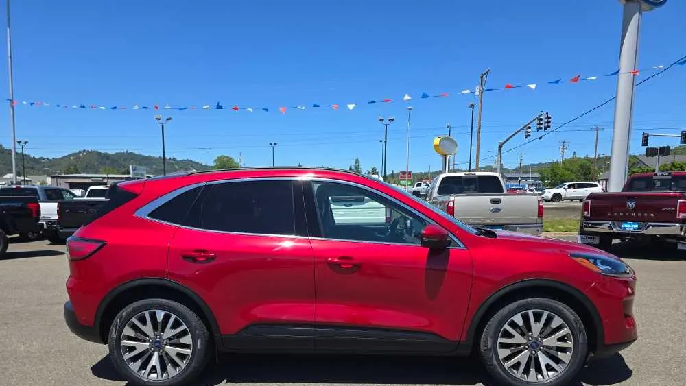 2020 Ford Escape Hybrid Titanium