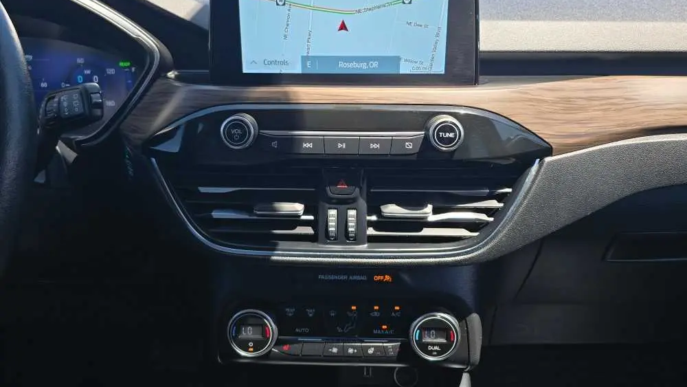 2020 Ford Escape Hybrid Titanium