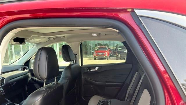 2021 Ford Escape Hybrid Titanium