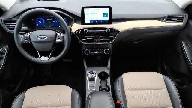 2022 Ford Escape Hybrid Titanium