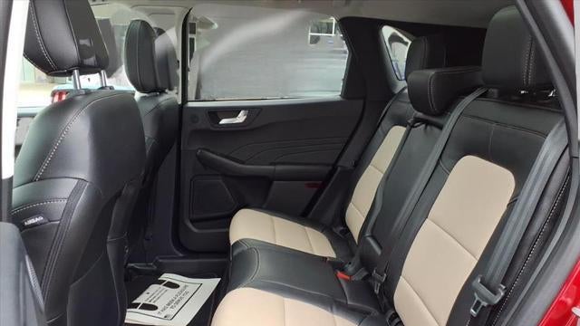 2022 Ford Escape Hybrid Titanium