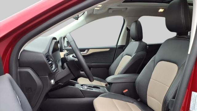 2022 Ford Escape Hybrid Titanium