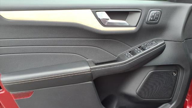 2022 Ford Escape Hybrid Titanium