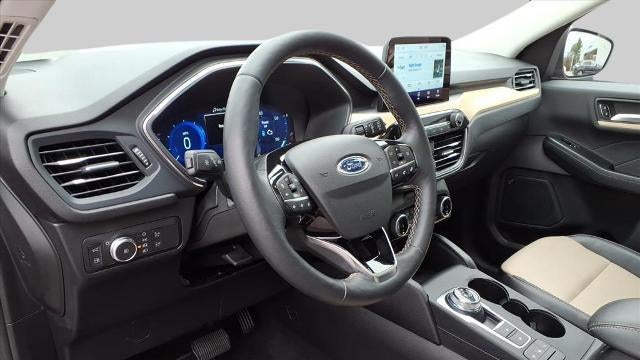 2022 Ford Escape Hybrid Titanium