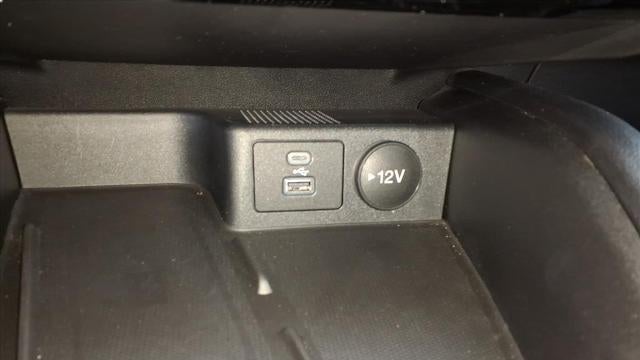 2022 Ford Escape Hybrid Titanium