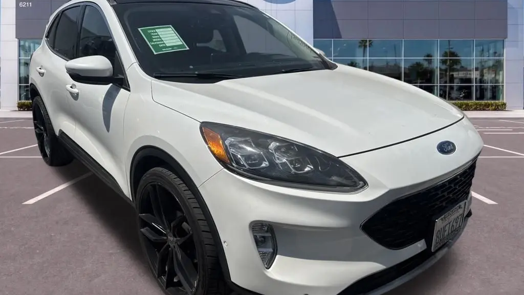 Preowned 2020 Ford Escape Hybrid Titanium for Sale