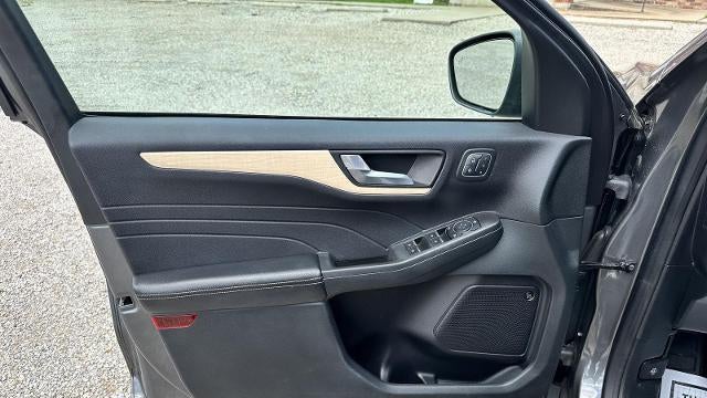 2021 Ford Escape Hybrid Titanium