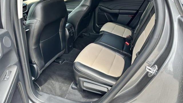 2021 Ford Escape Hybrid Titanium