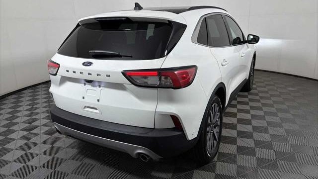 2020 Ford Escape Hybrid Titanium