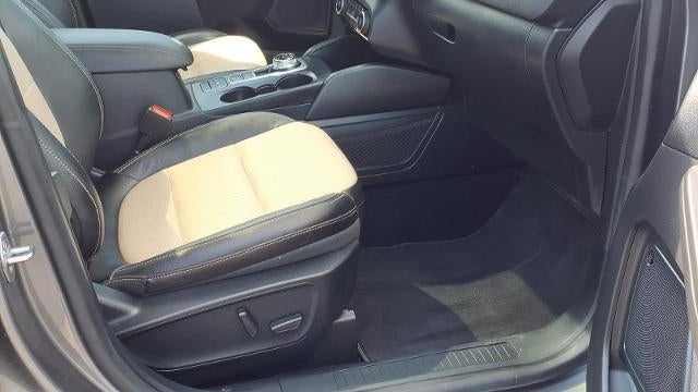 2021 Ford Escape Hybrid Titanium