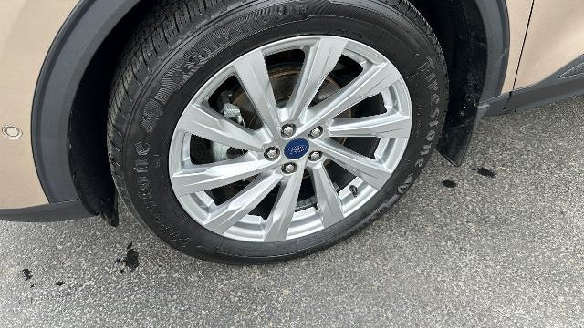 2021 Ford Escape Hybrid Titanium