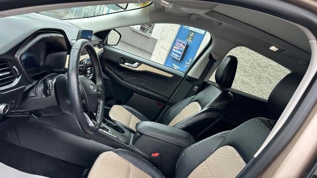 2021 Ford Escape Hybrid Titanium