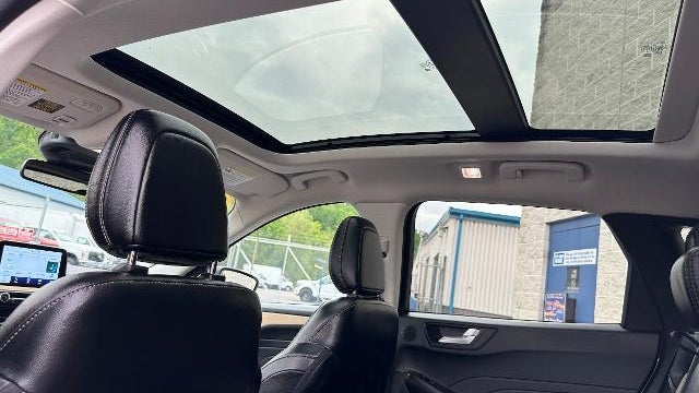 2021 Ford Escape Hybrid Titanium