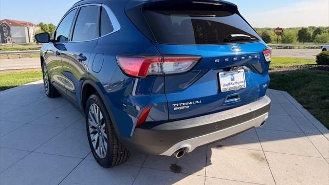 2022 Ford Escape Hybrid Titanium