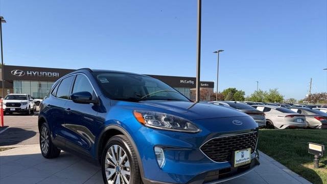 2022 Ford Escape Hybrid Titanium
