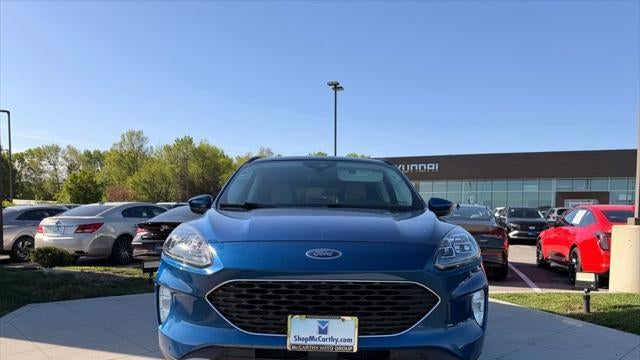 2022 Ford Escape Hybrid Titanium