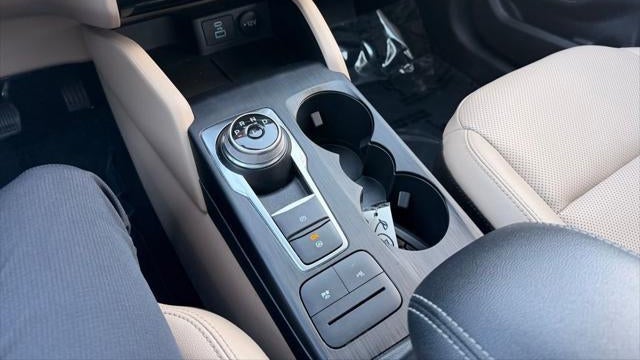 2022 Ford Escape Hybrid Titanium