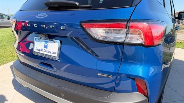 2022 Ford Escape Hybrid Titanium
