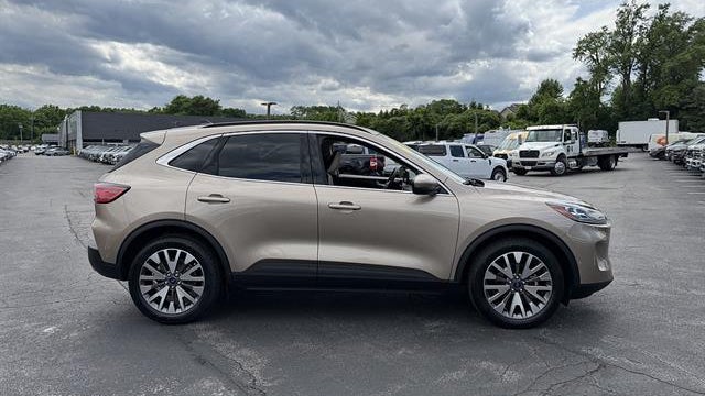2020 Ford Escape Hybrid Titanium