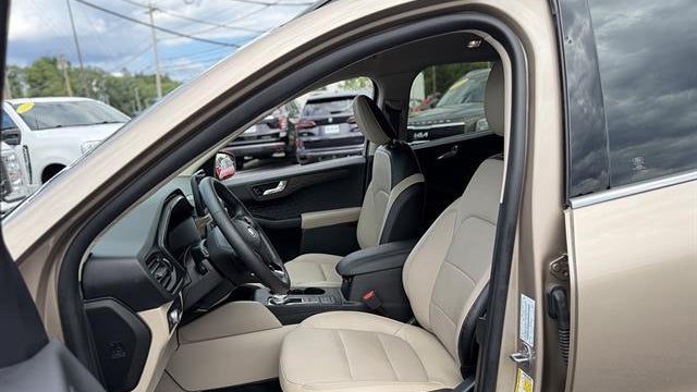 2020 Ford Escape Hybrid Titanium