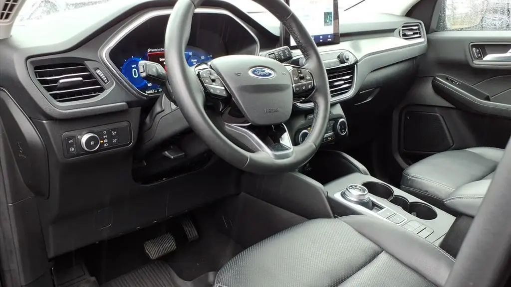 2022 Ford Escape Hybrid Titanium