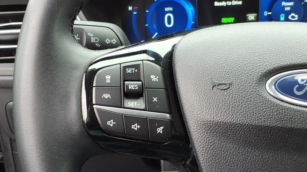 2022 Ford Escape Hybrid Titanium