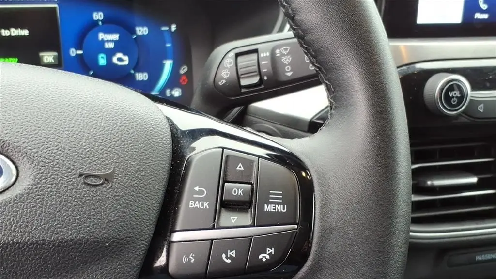 2022 Ford Escape Hybrid Titanium
