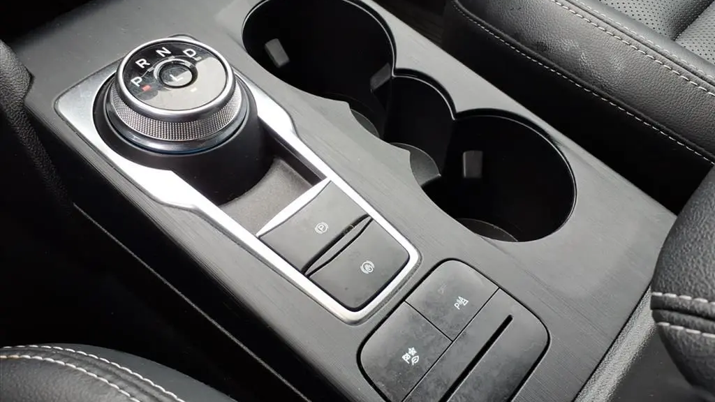2022 Ford Escape Hybrid Titanium