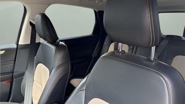 2021 Ford Escape Hybrid Titanium